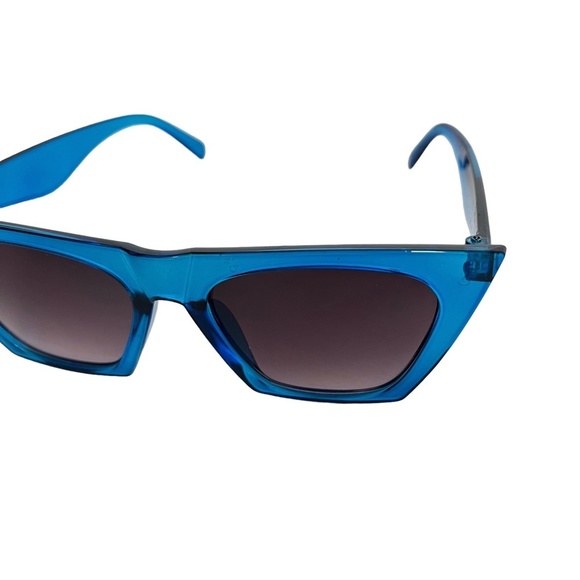 SUNGLASSES SUN GLASSES Blue Plastic Frames Cat Eye Shades Beach Vacation Summer - Picture 4 of 16